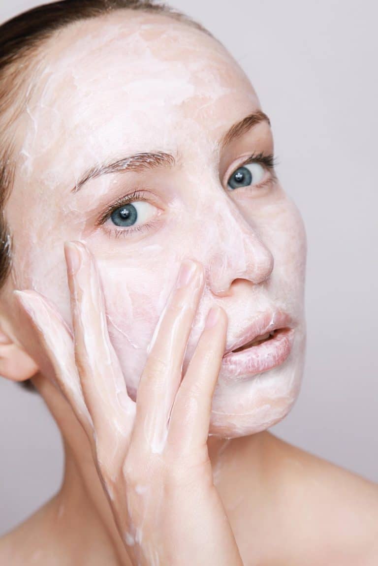 Why Does Mineral Sunscreen Leave a White Cast? (And How to Fix It)